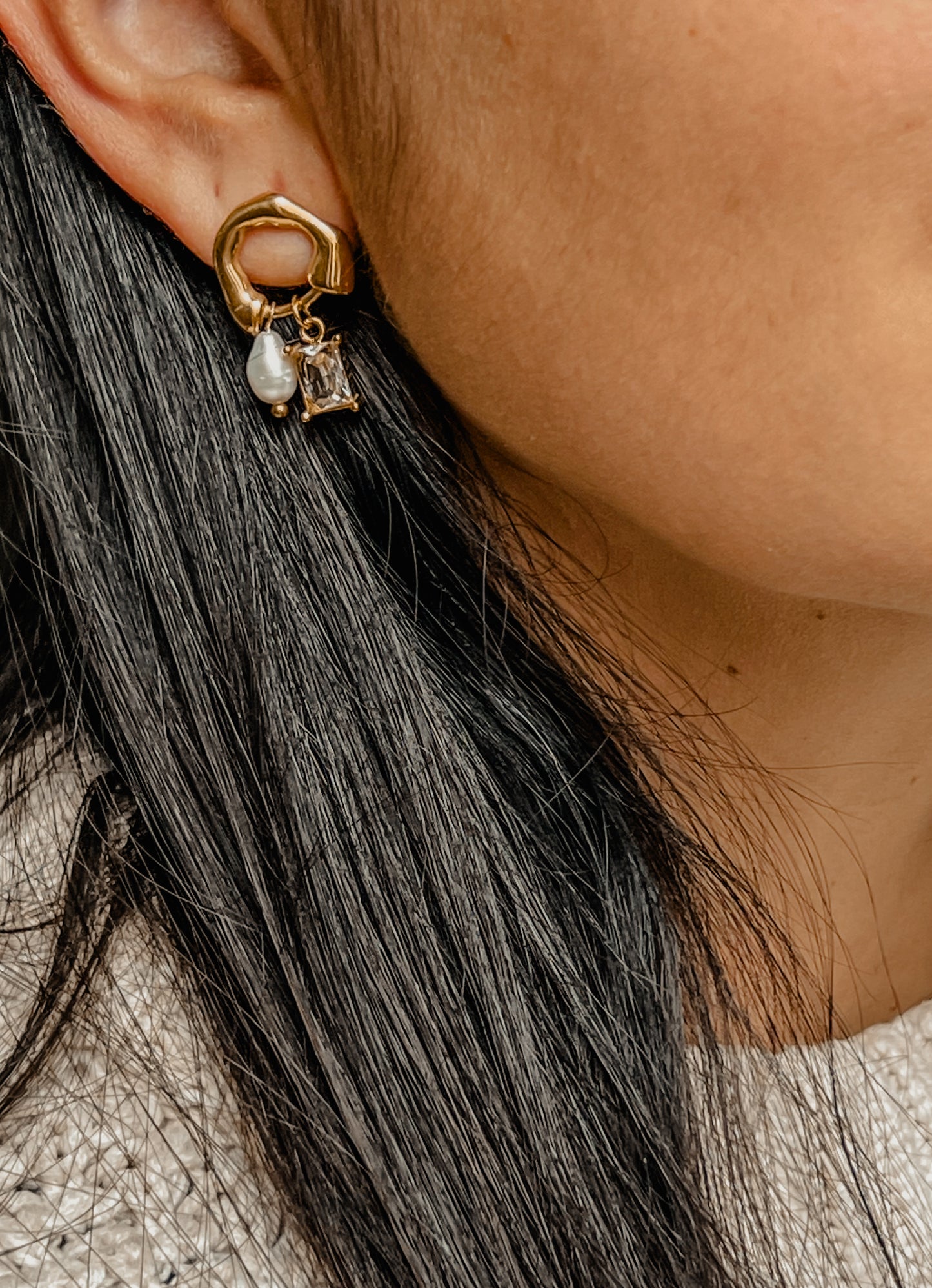 Stella Pearl Earring