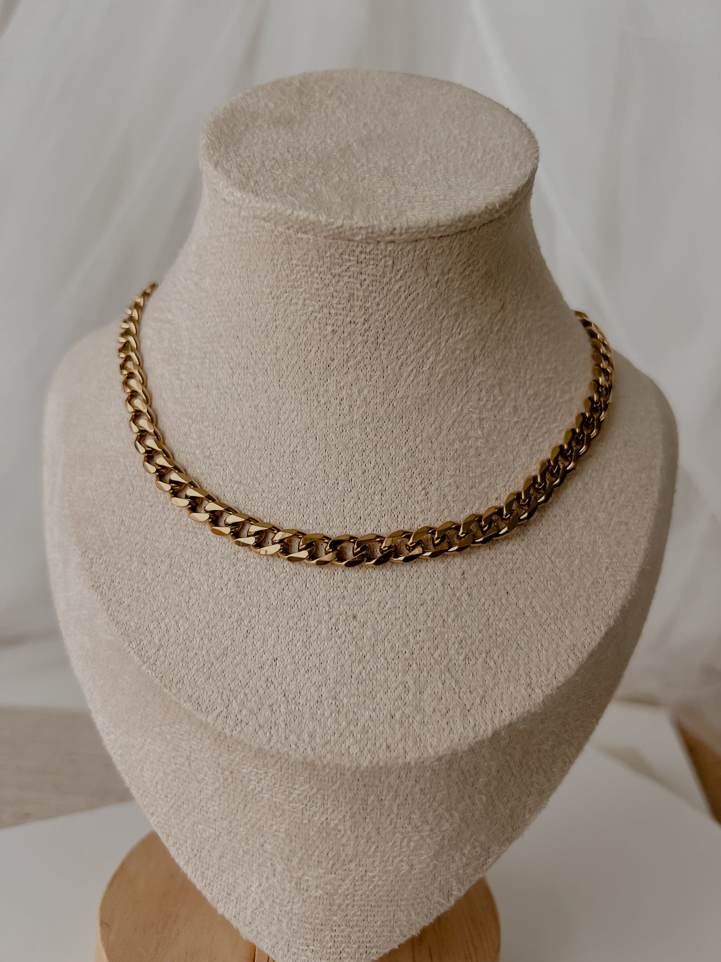 Anitta Necklace