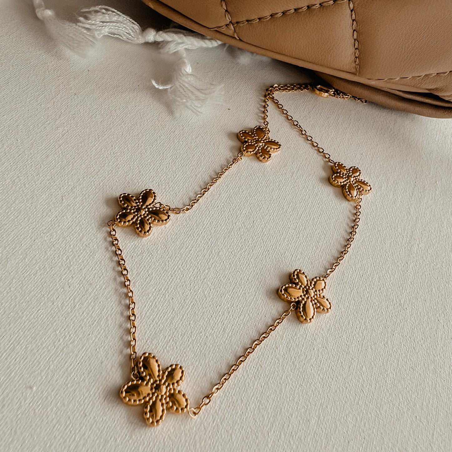 Gianna flower Necklace