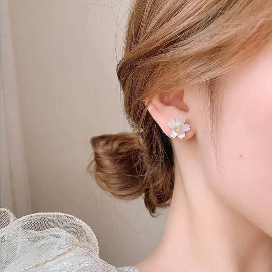 Shell Flower Stud