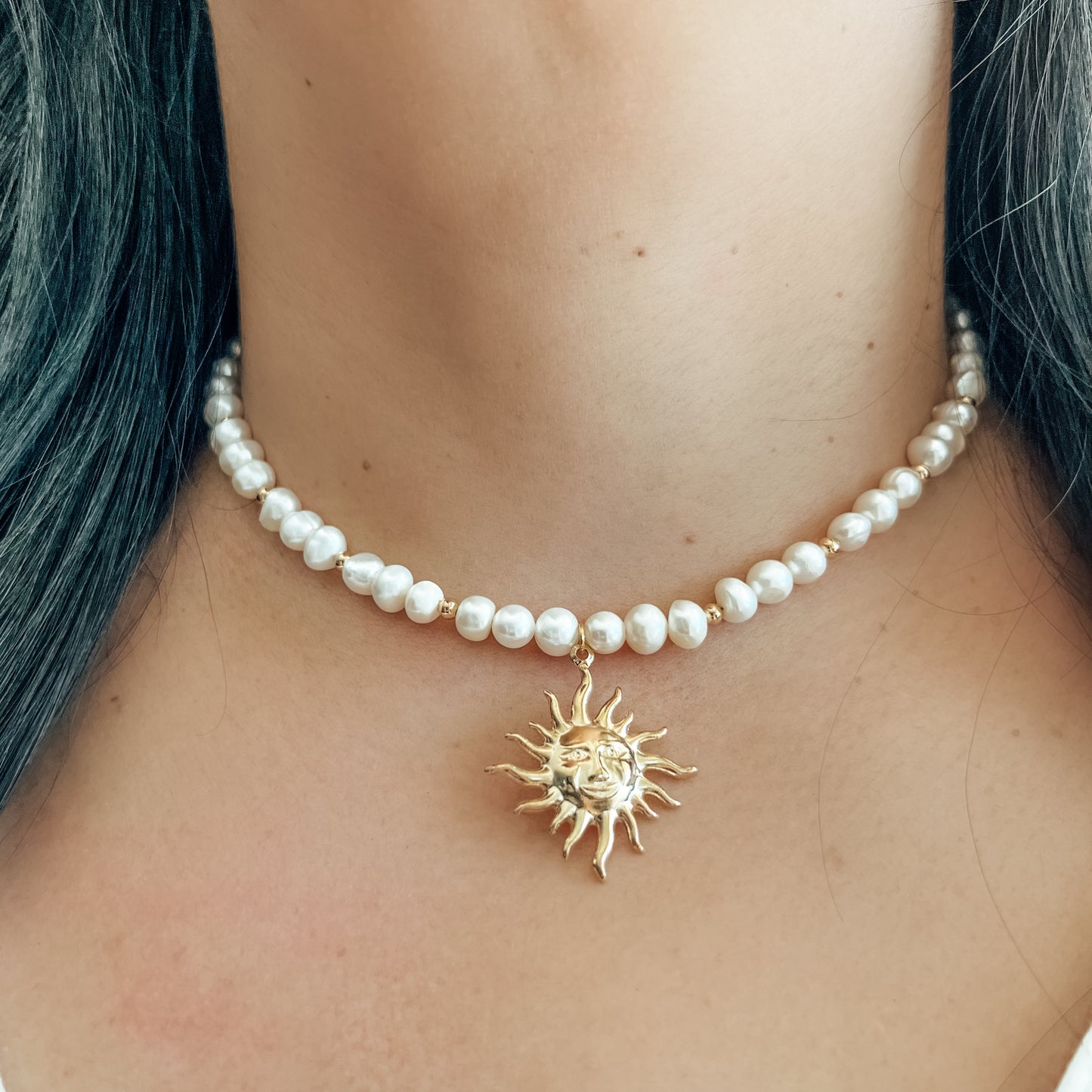 Sunny Pearl Choker